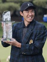 Yokoo wins Dunlop Phoenix golf match